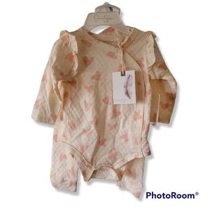 Set with heart pattern for baby, Onesie and Pants, Size 3-6 Months